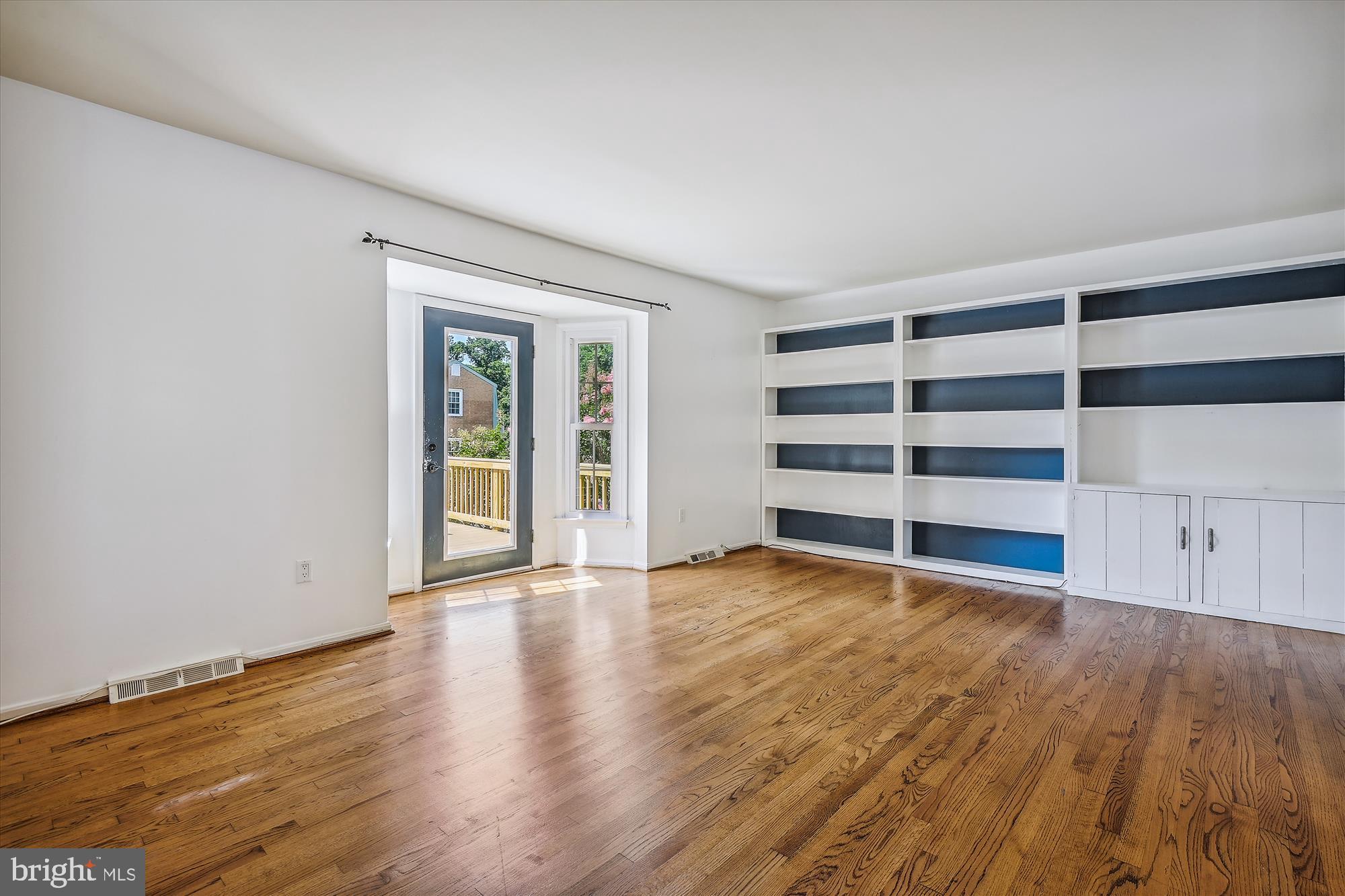 BAY HILLS TANGLEWOOD - Residential