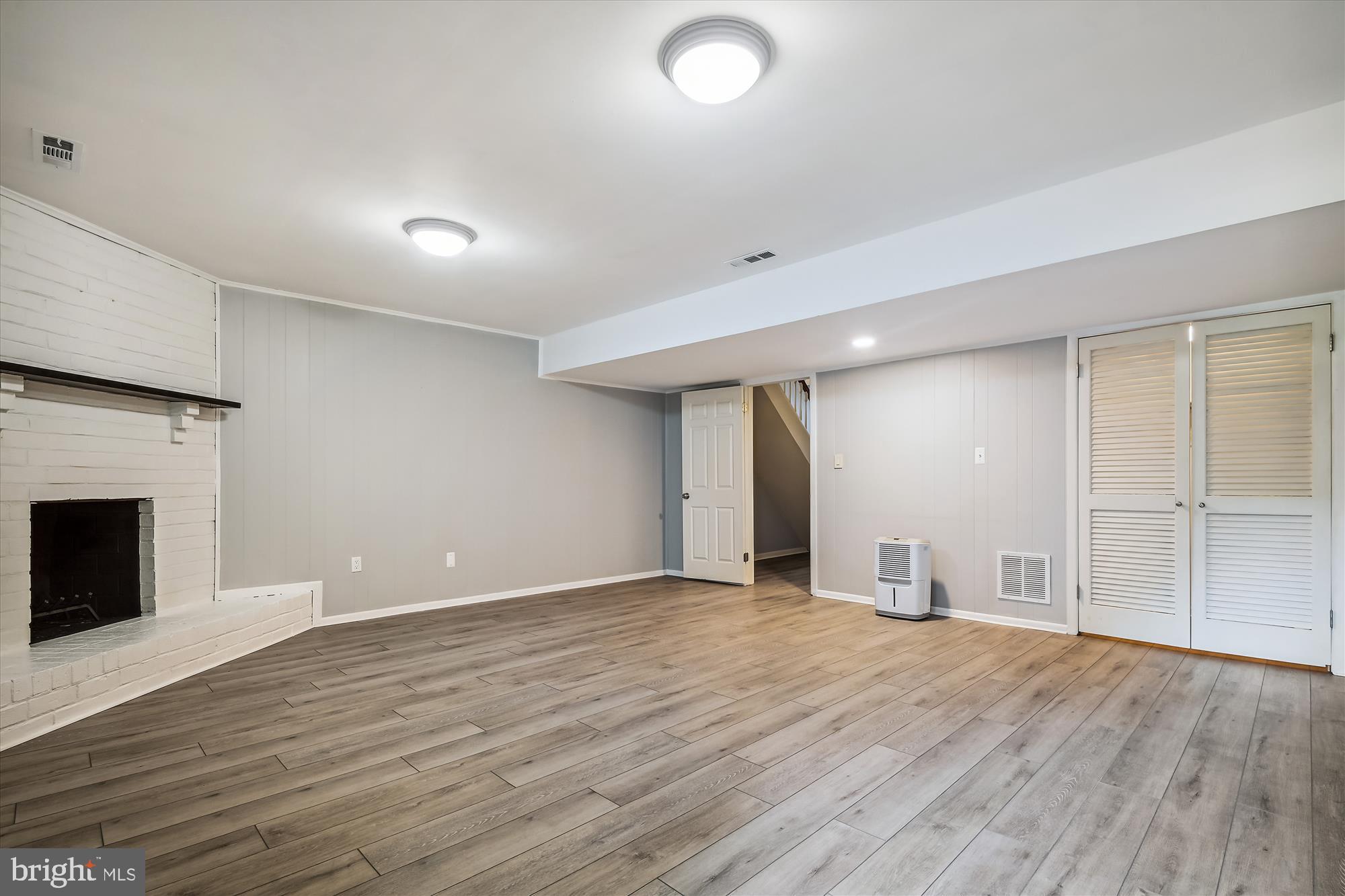 BAY HILLS TANGLEWOOD - Residential