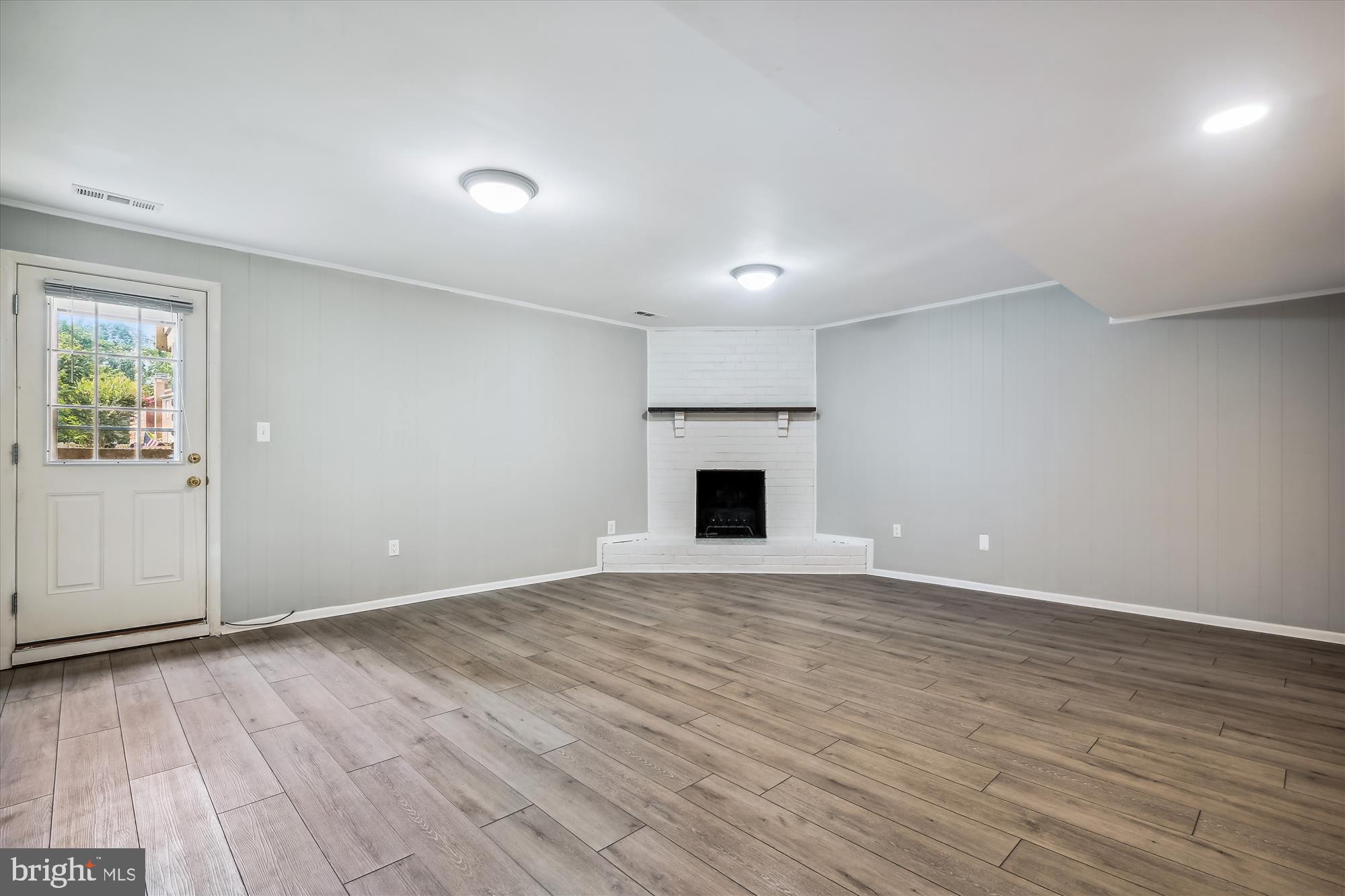 BAY HILLS TANGLEWOOD - Residential