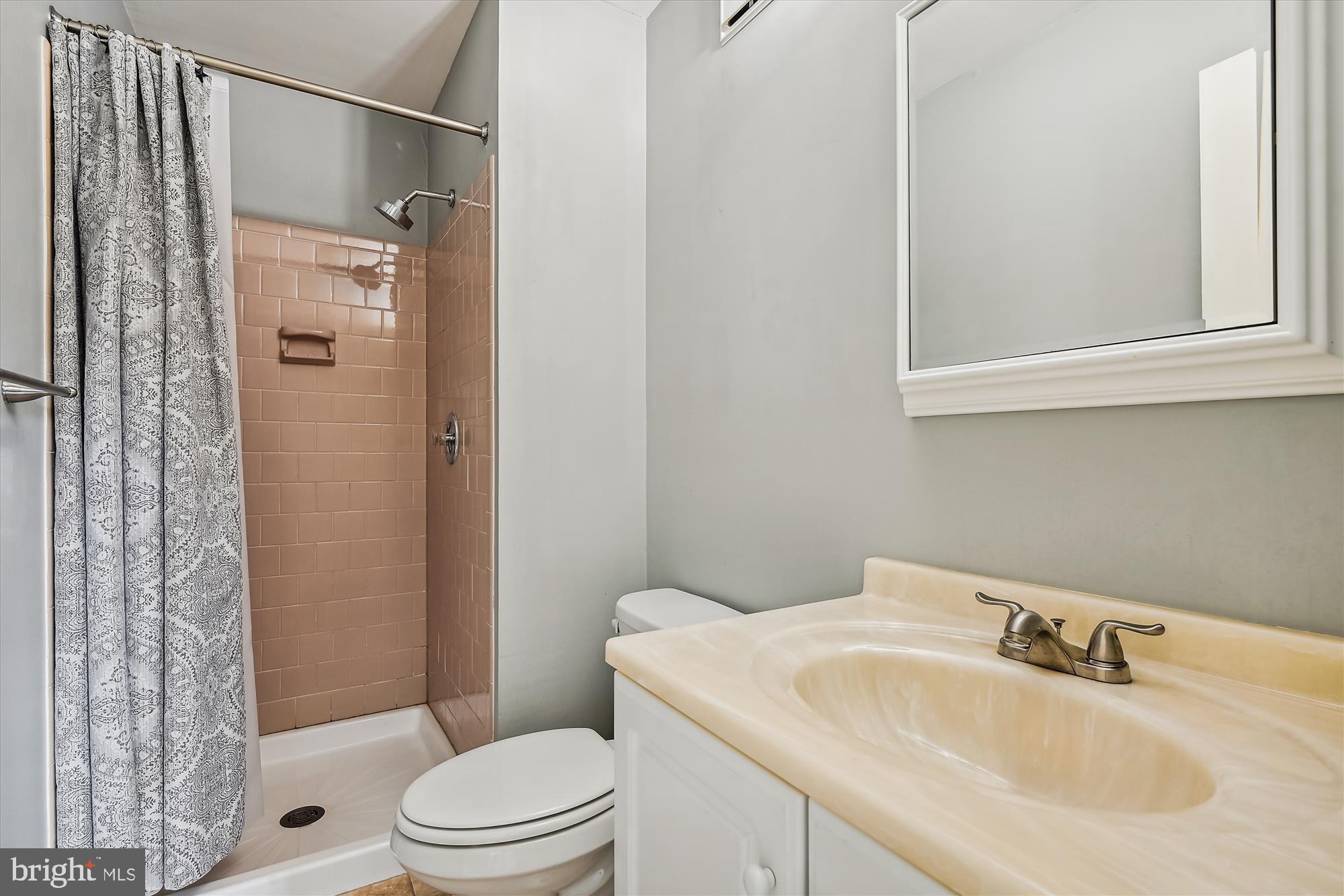 BAY HILLS TANGLEWOOD - Residential