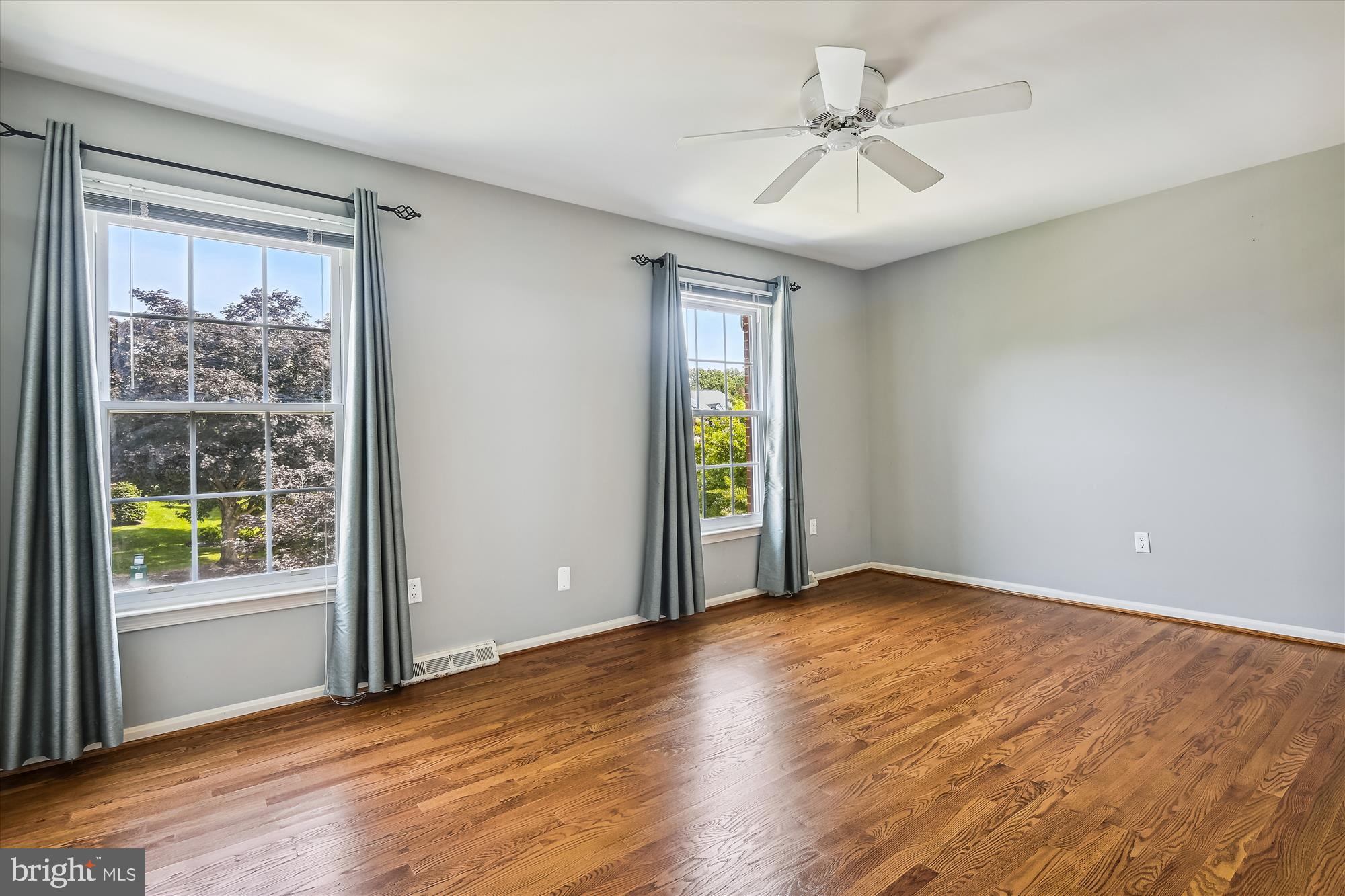 BAY HILLS TANGLEWOOD - Residential