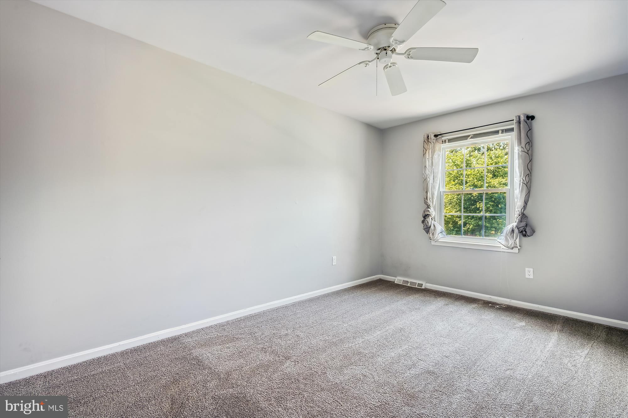 BAY HILLS TANGLEWOOD - Residential