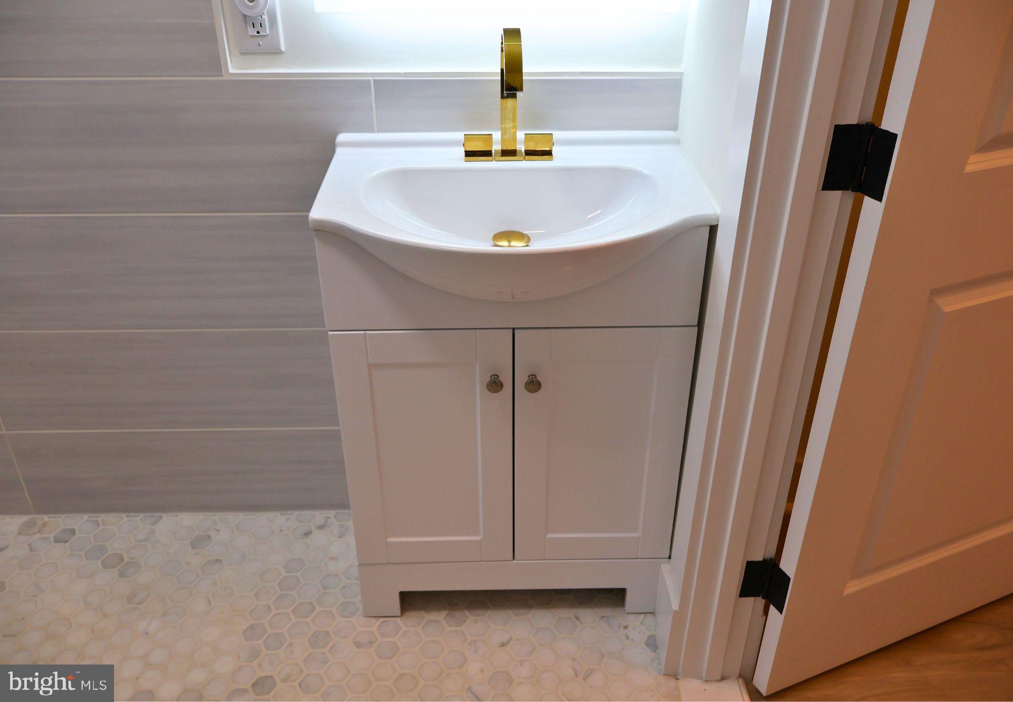 BLUE MOUNTAIN - Residential