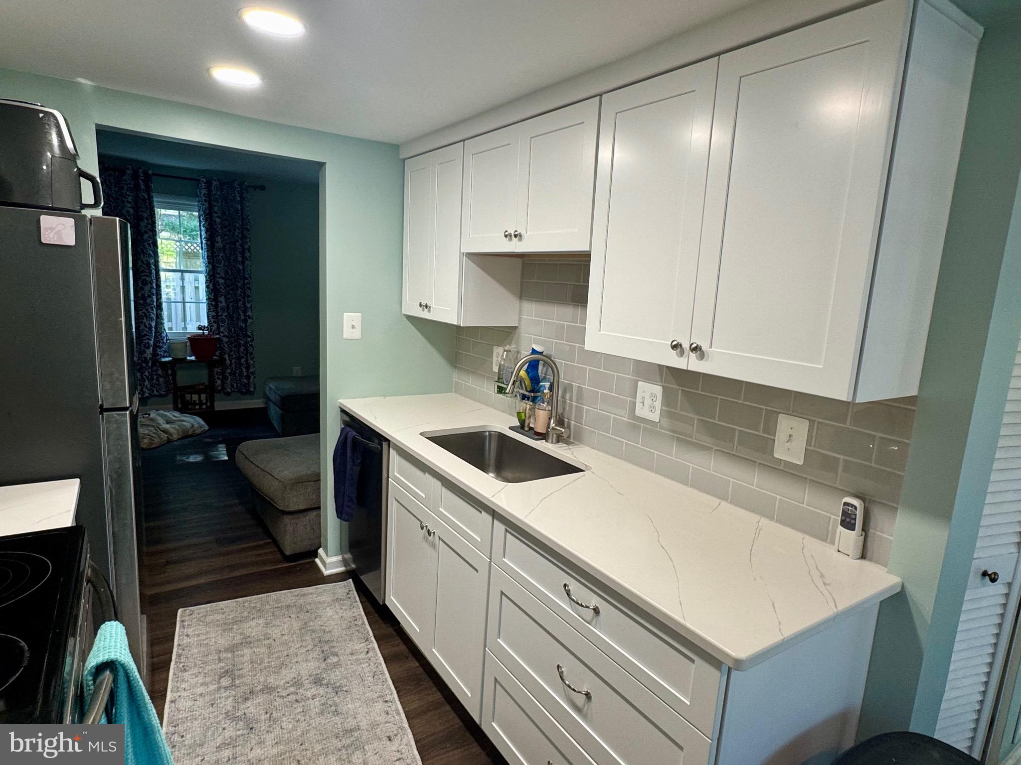 1820 ABERDEEN CIRCLE