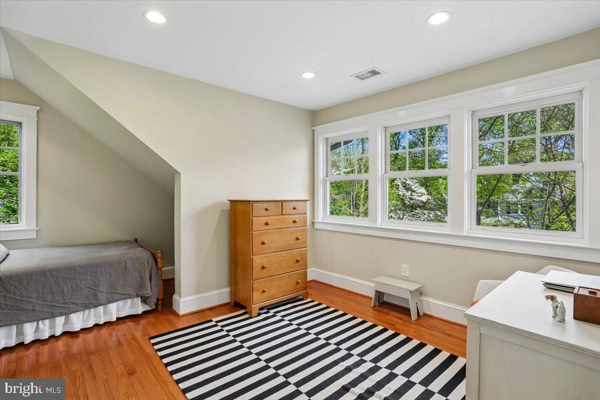 GARRETT PARK - Residential