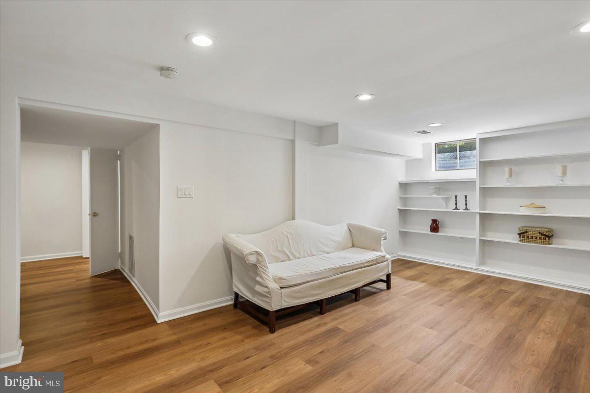 GARRETT PARK - Residential