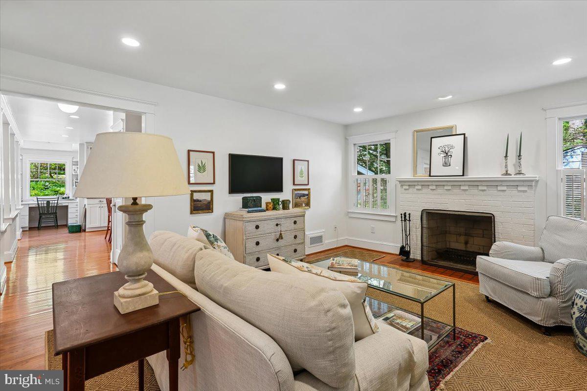 GARRETT PARK - Residential