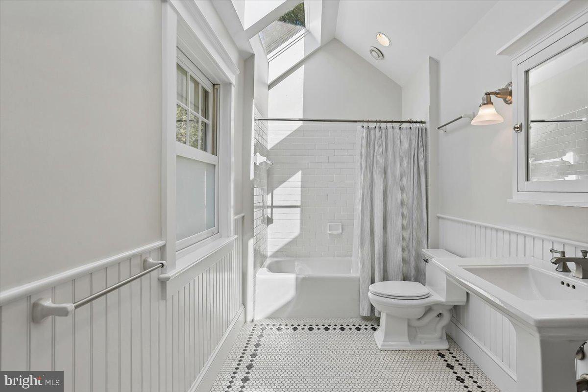 GARRETT PARK - Residential