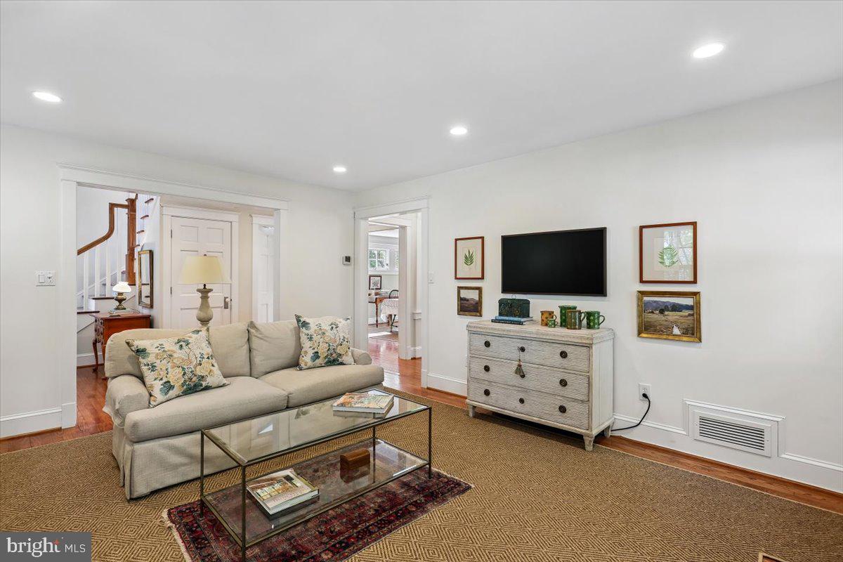 GARRETT PARK - Residential