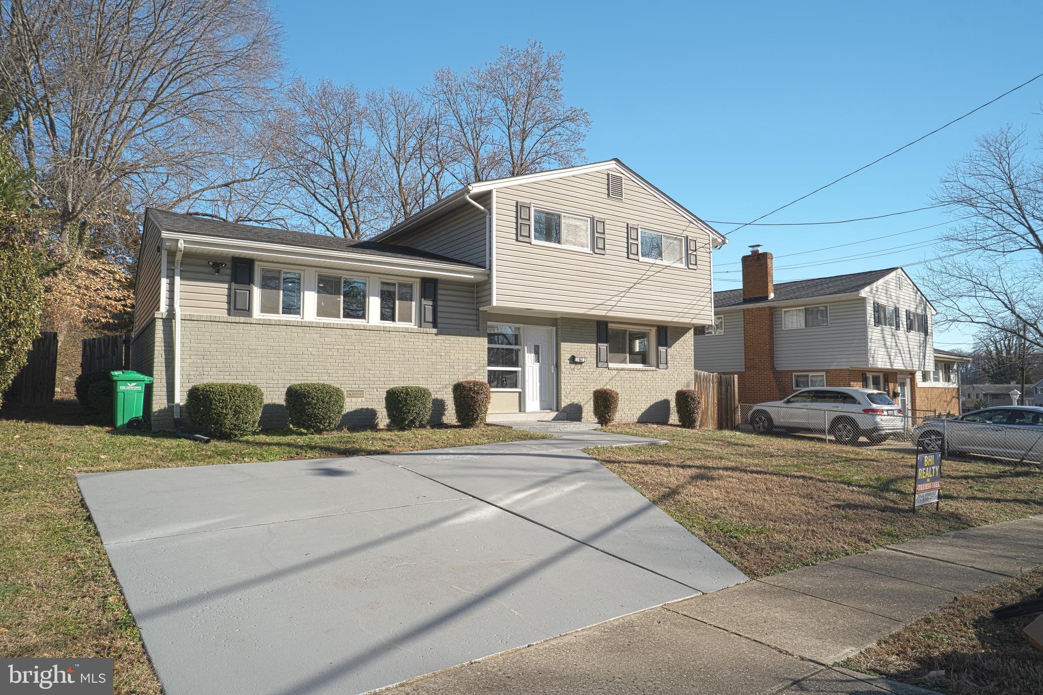 RIVER RIDGE - Residential