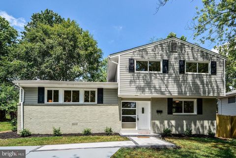 7422 DOMINION DRIVE OXON HILL MD 20745