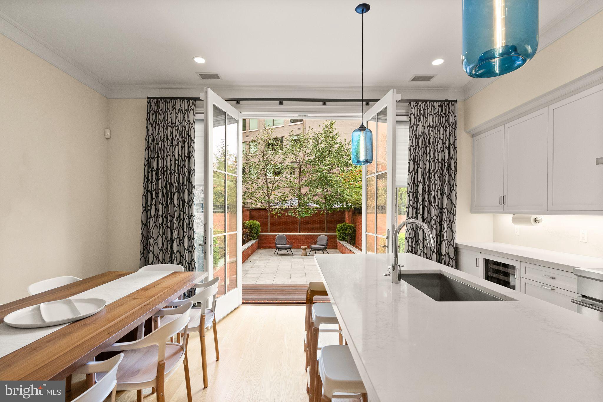 CAPITOL HILL - Residential