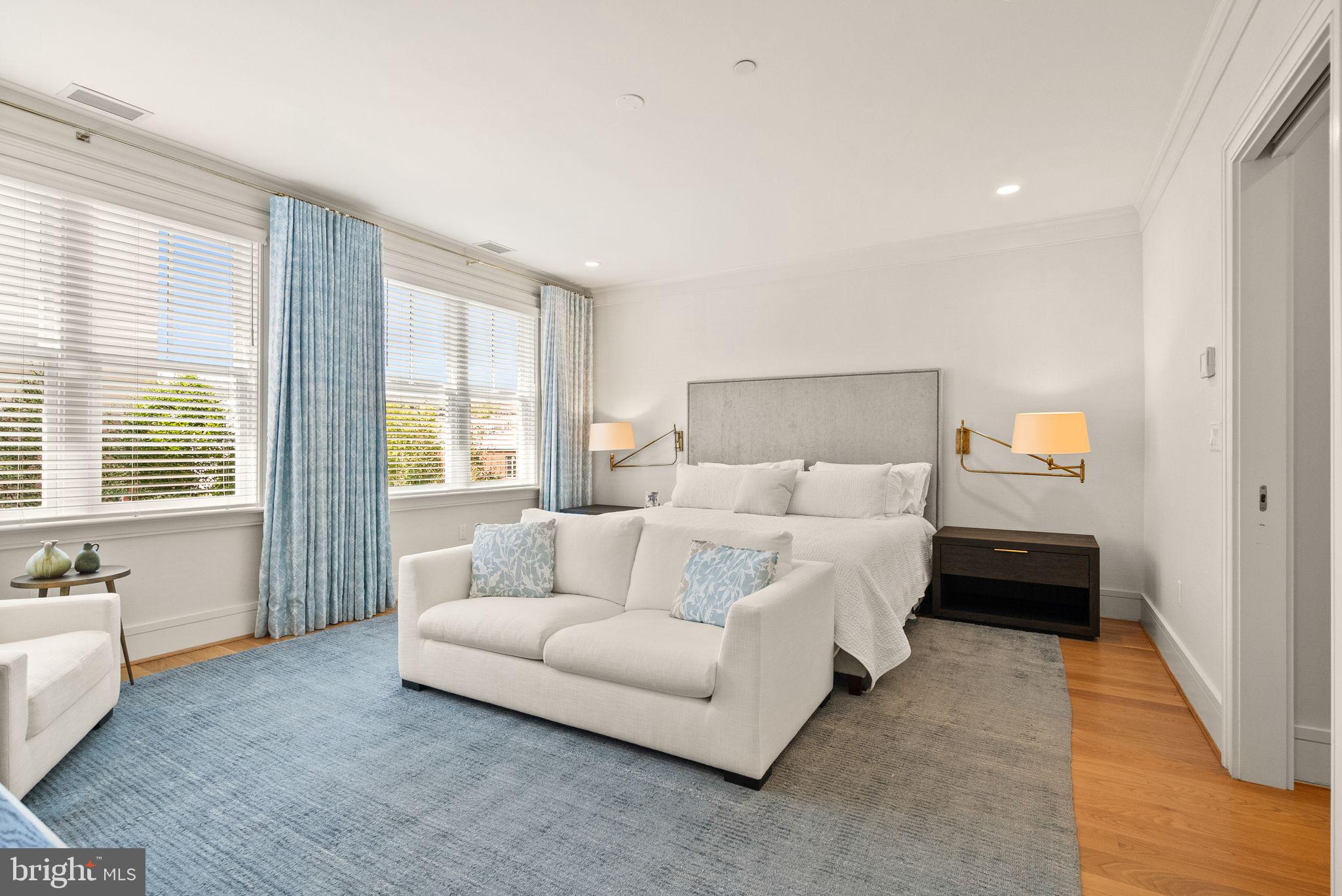 CAPITOL HILL - Residential