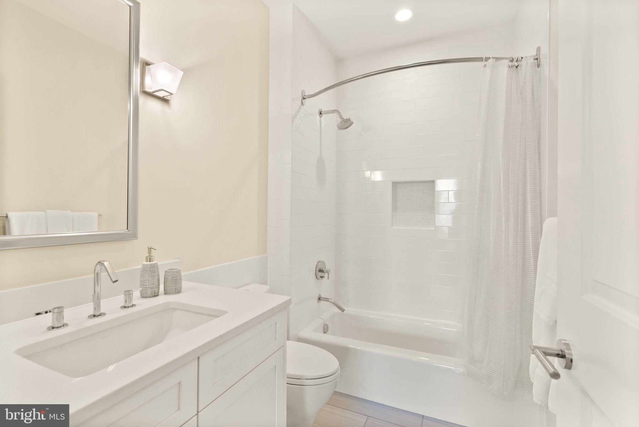 CAPITOL HILL - Residential