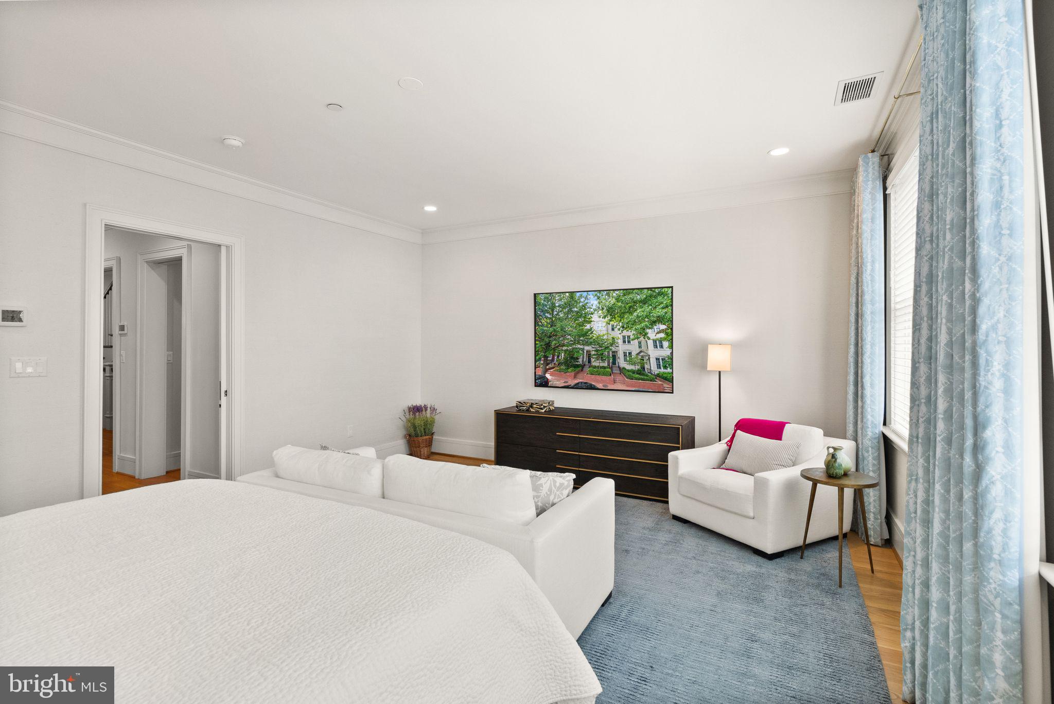 CAPITOL HILL - Residential