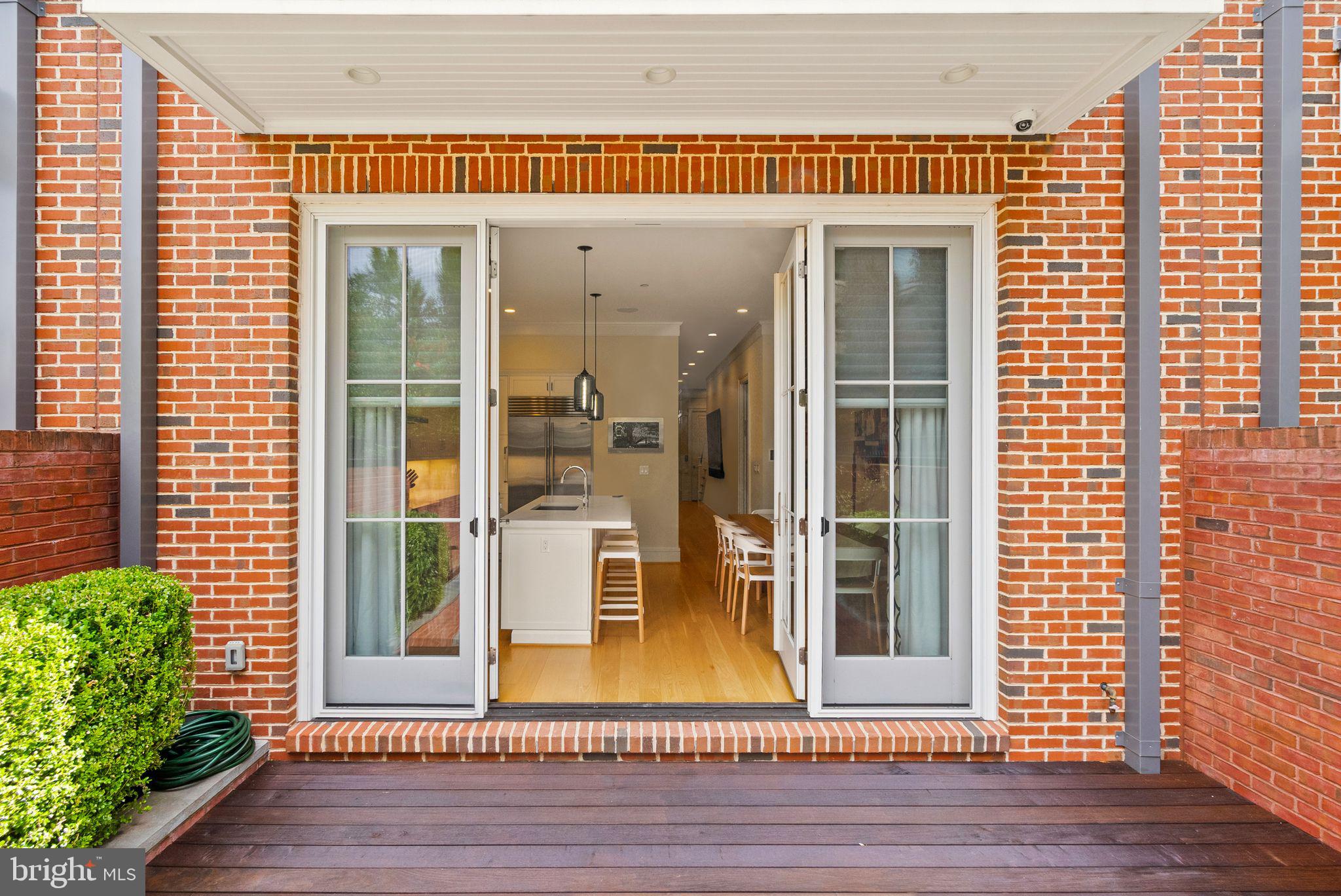 CAPITOL HILL - Residential