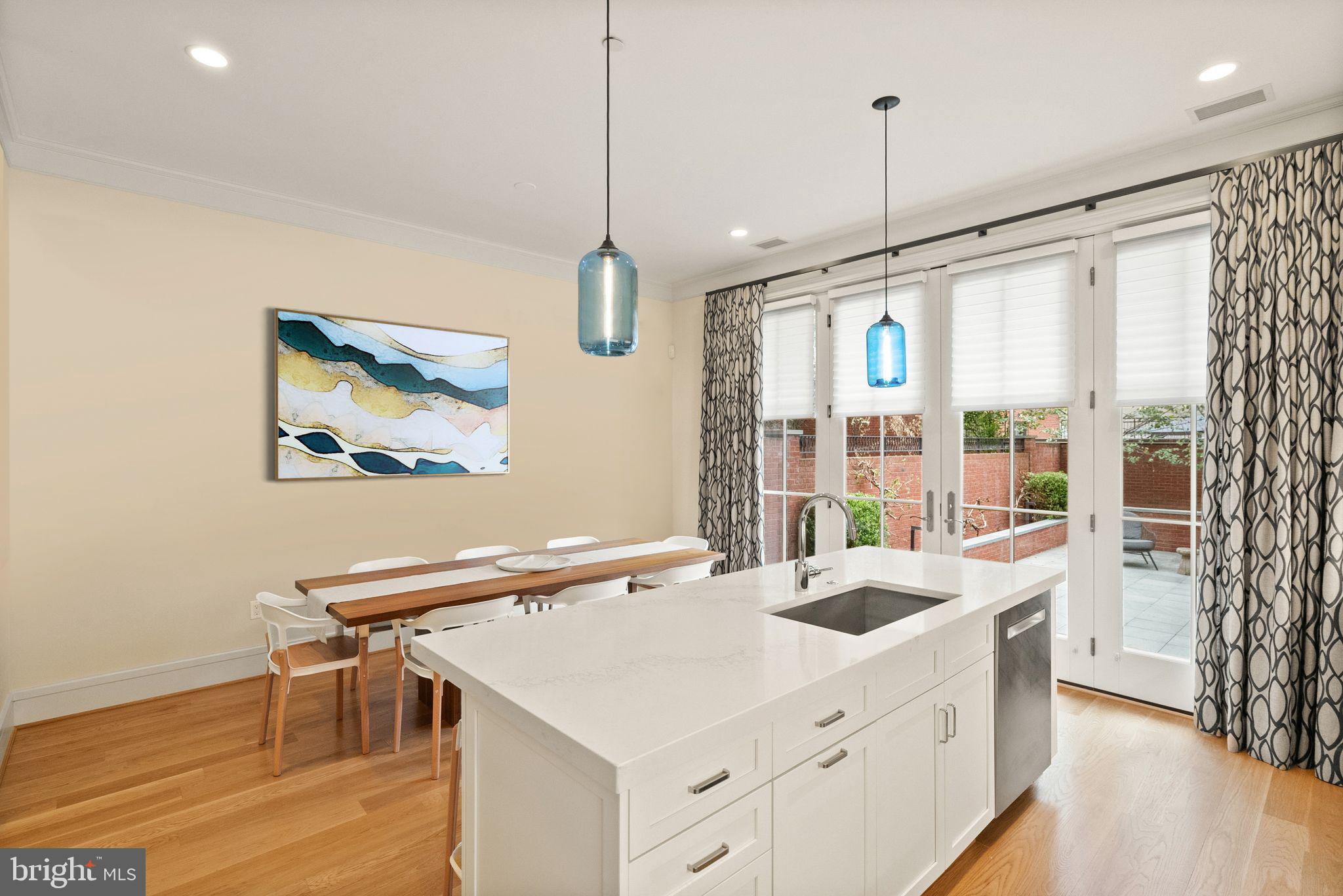 CAPITOL HILL - Residential