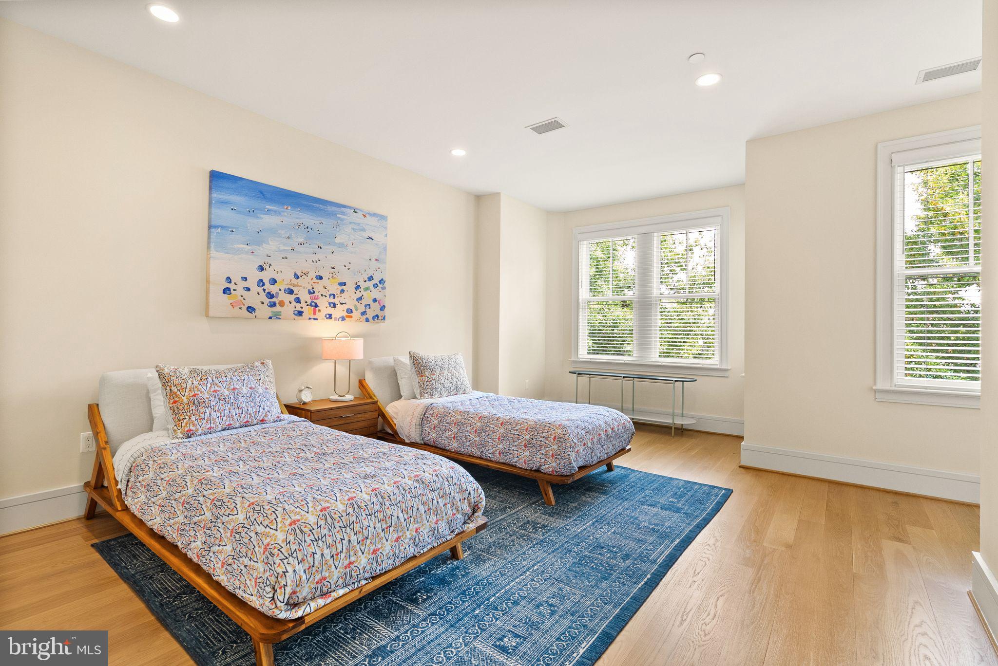 CAPITOL HILL - Residential