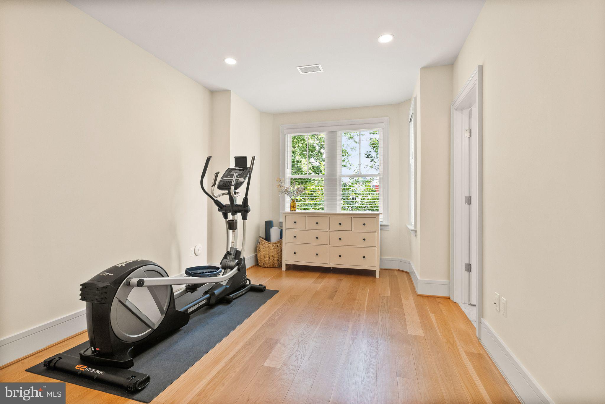 CAPITOL HILL - Residential