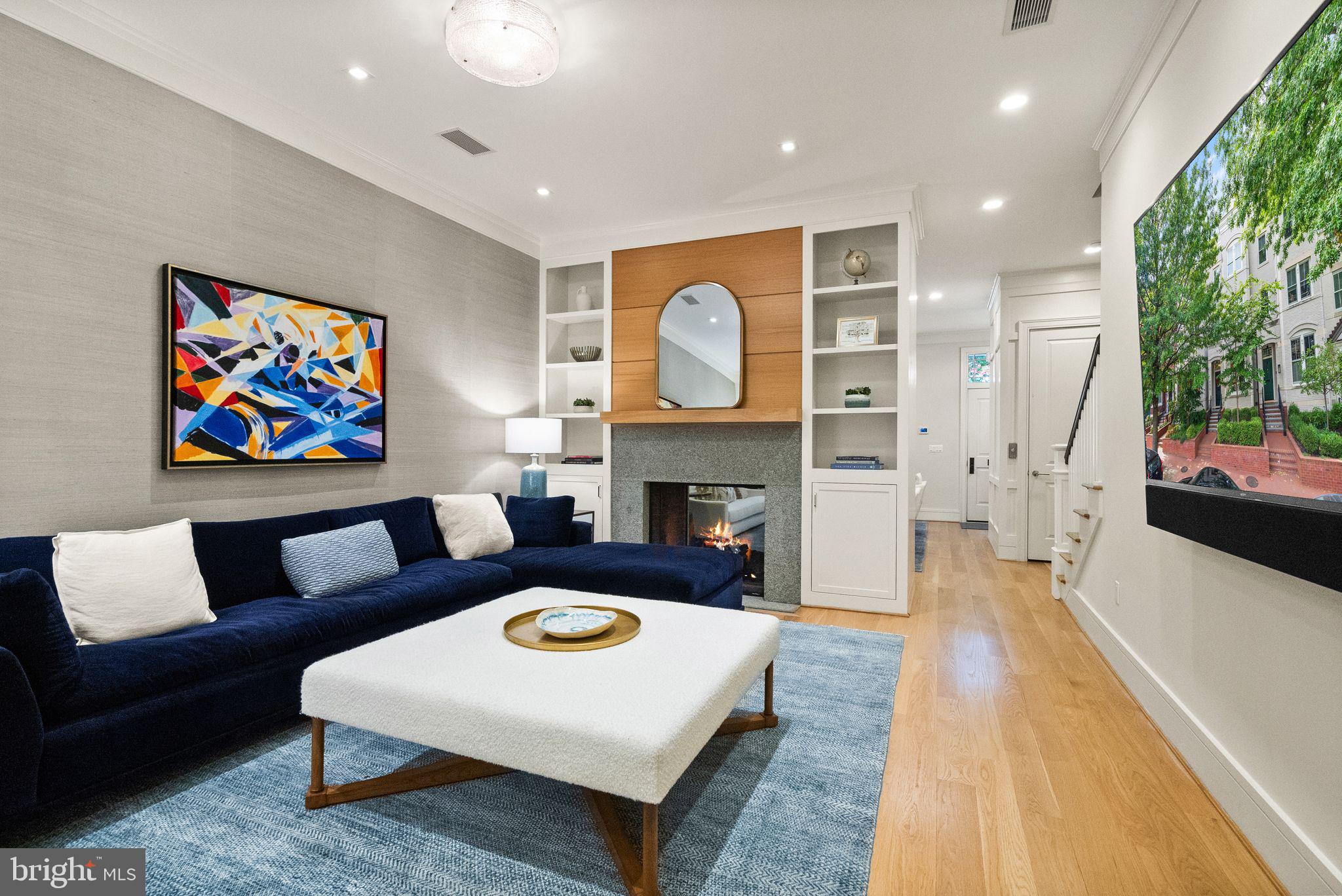 CAPITOL HILL - Residential