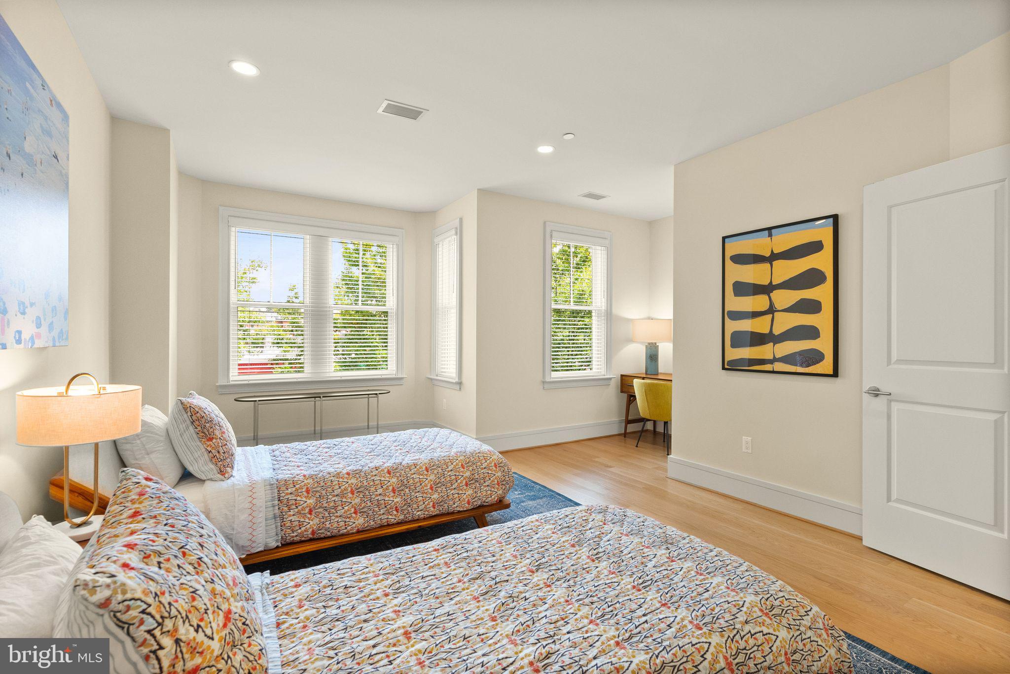 CAPITOL HILL - Residential