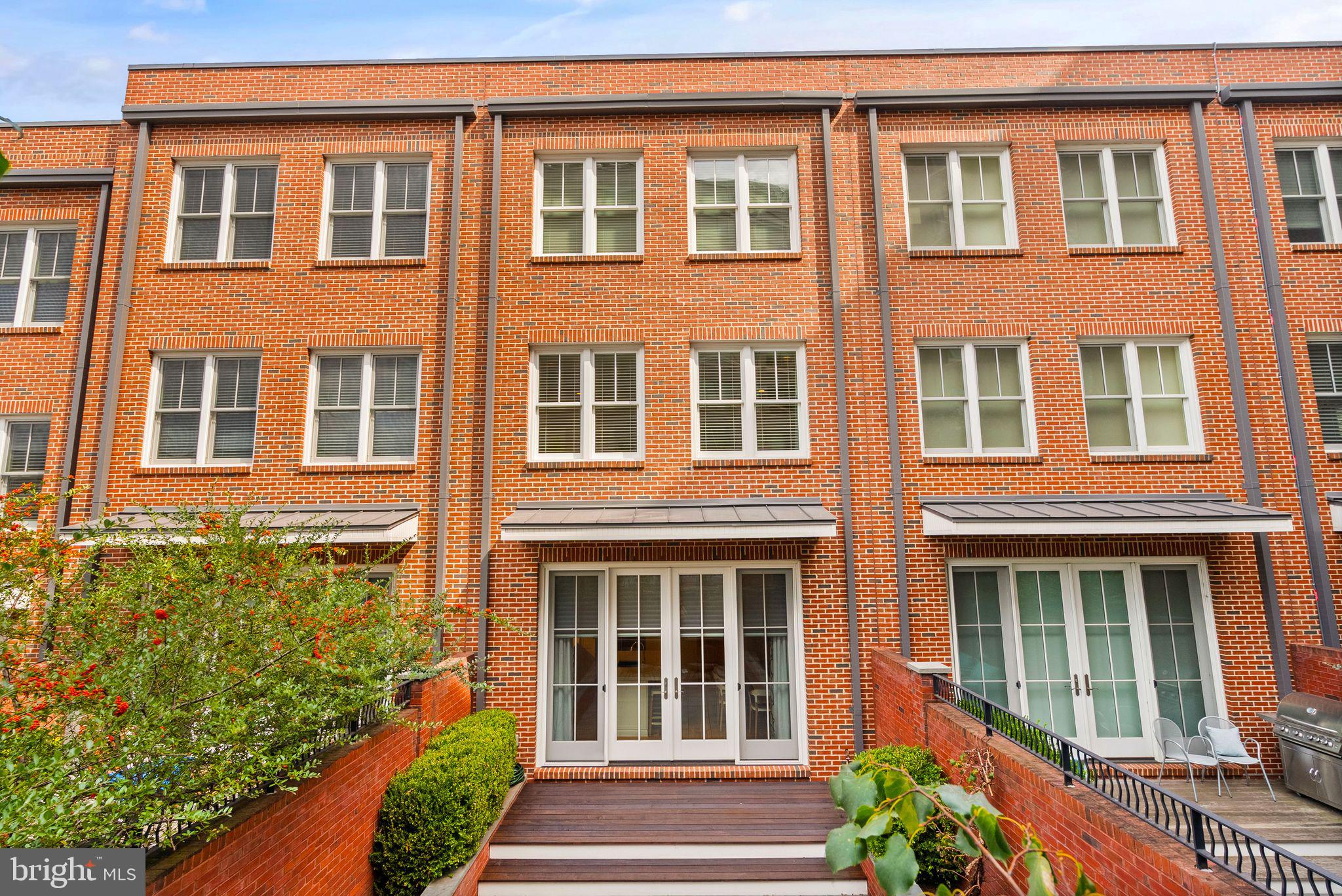 CAPITOL HILL - Residential