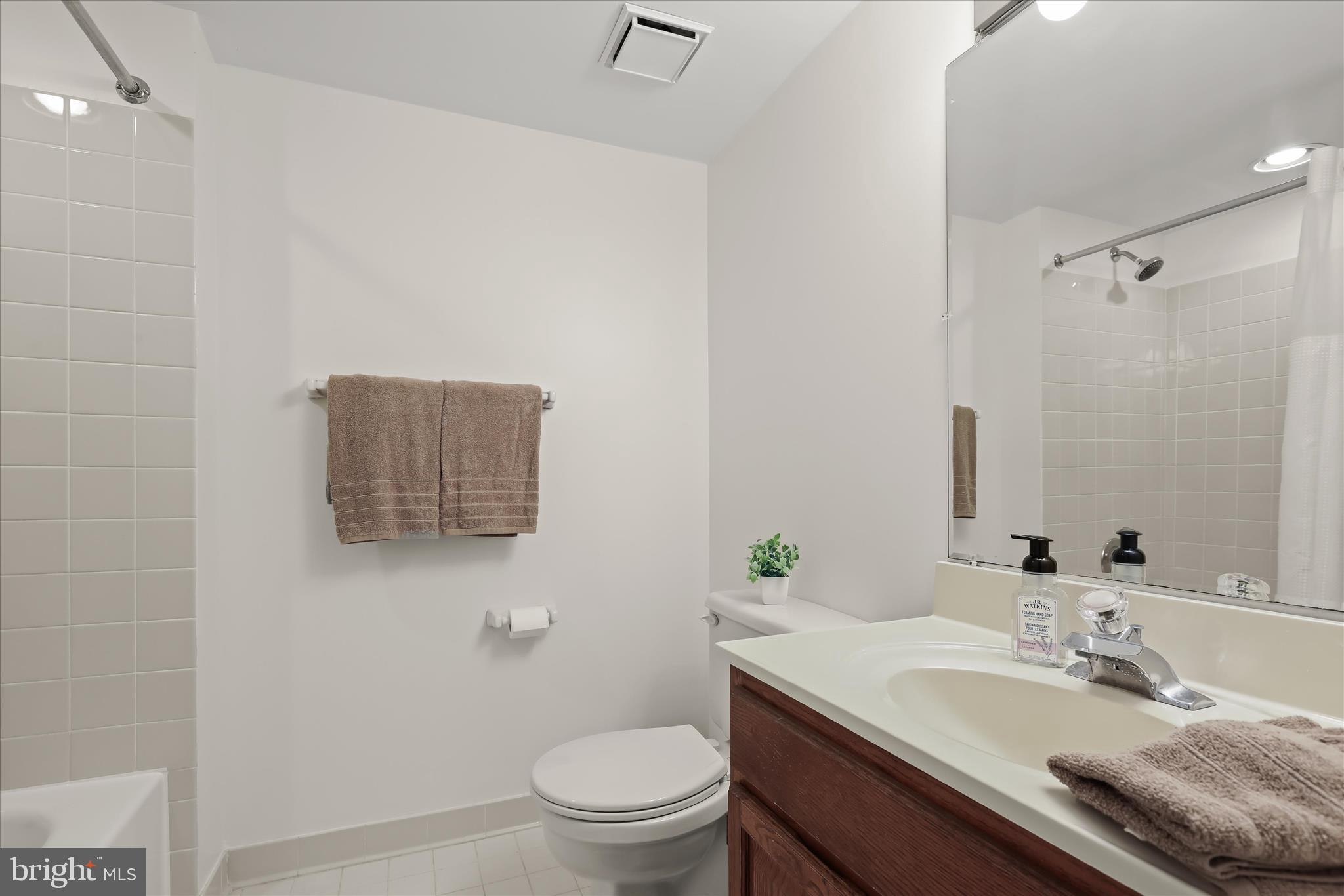 RIVERS EDGE - Residential