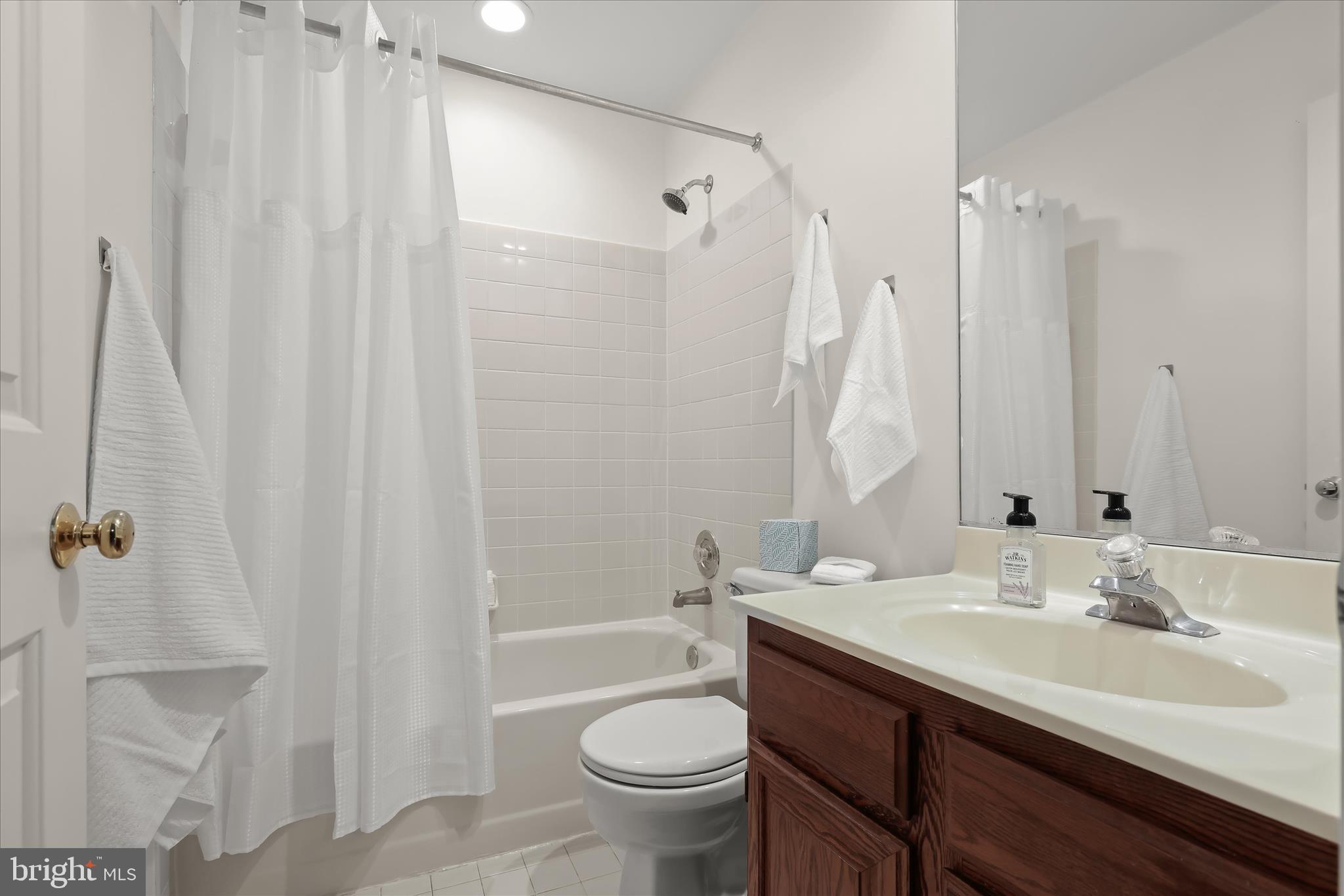 RIVERS EDGE - Residential