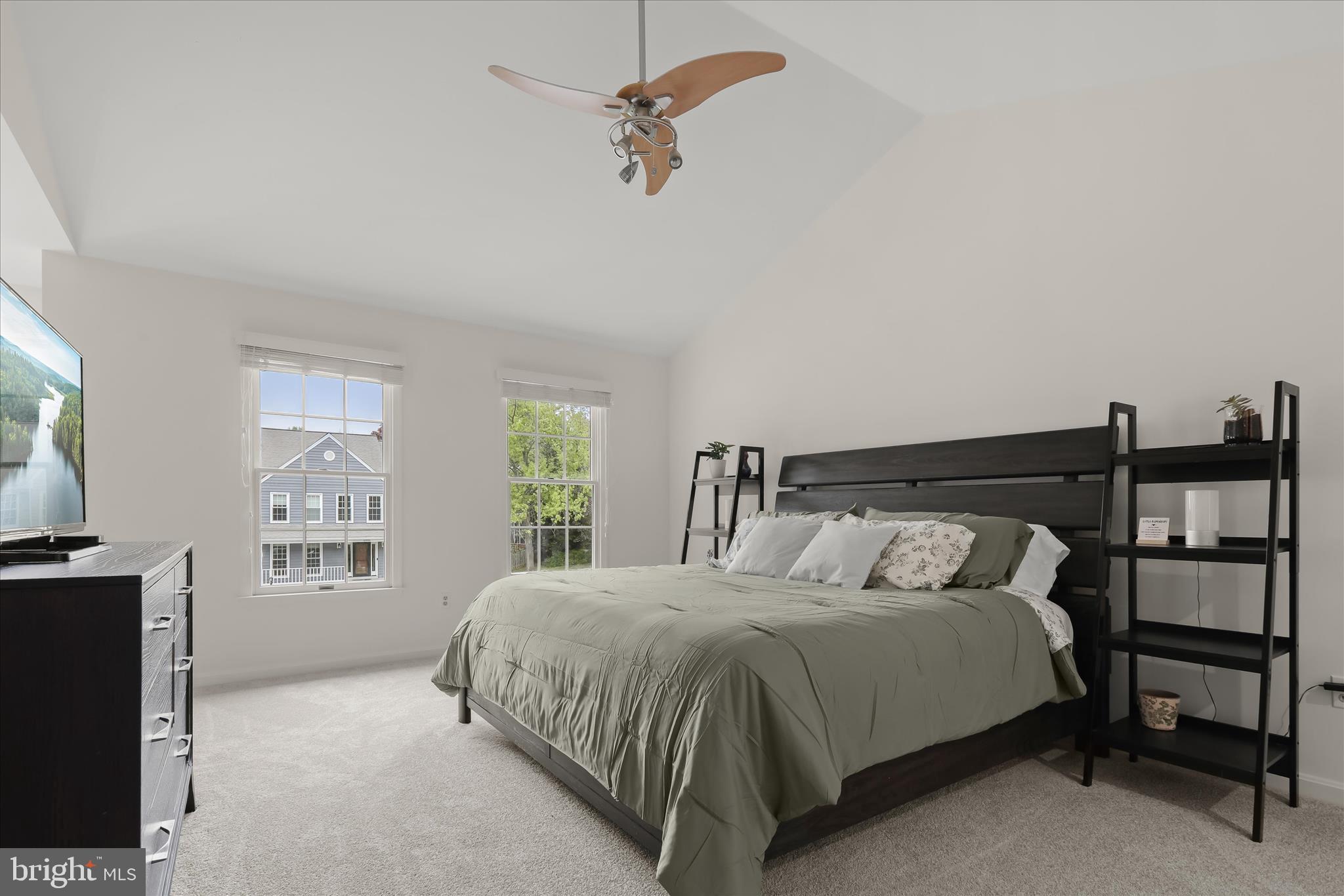 RIVERS EDGE - Residential