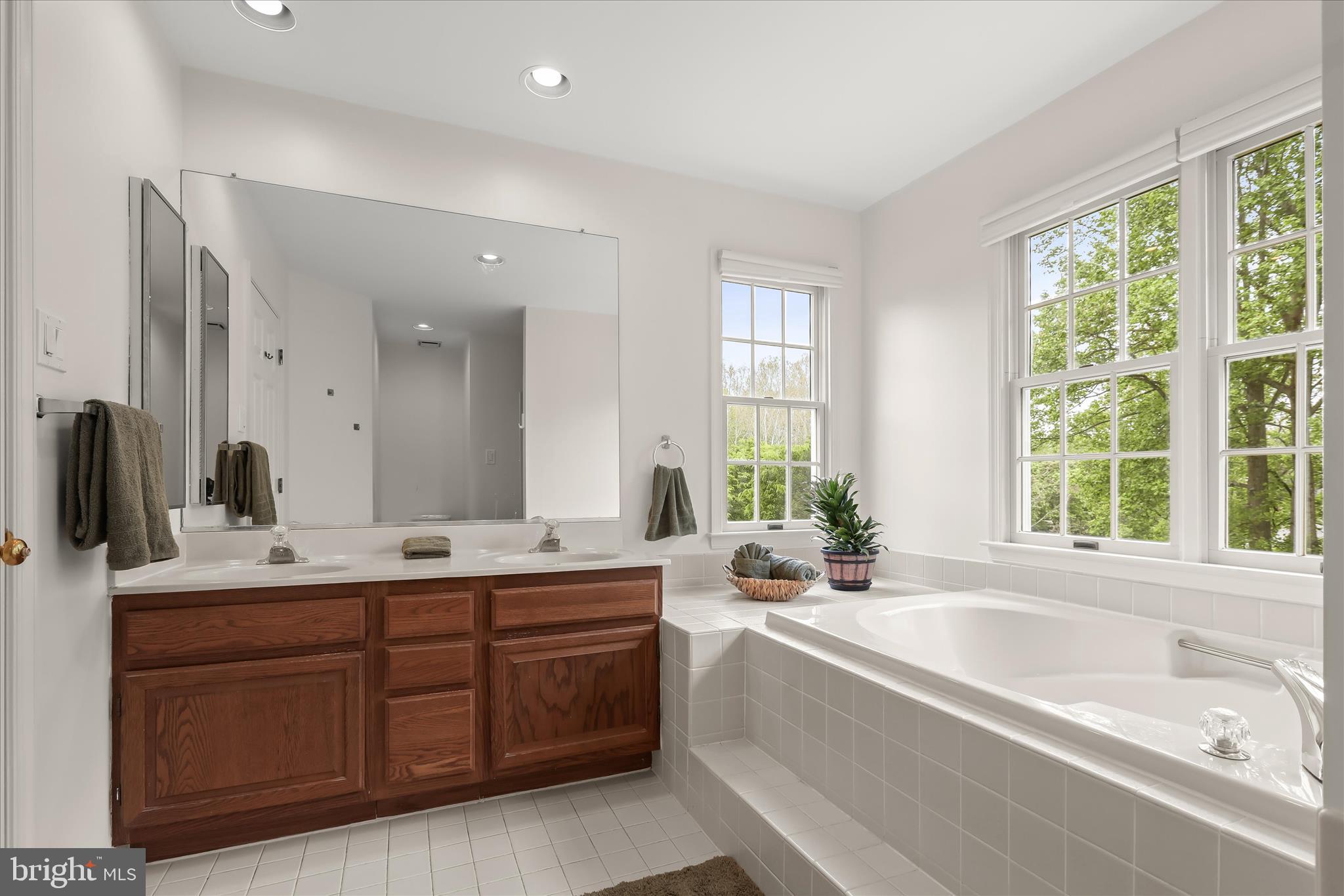 RIVERS EDGE - Residential