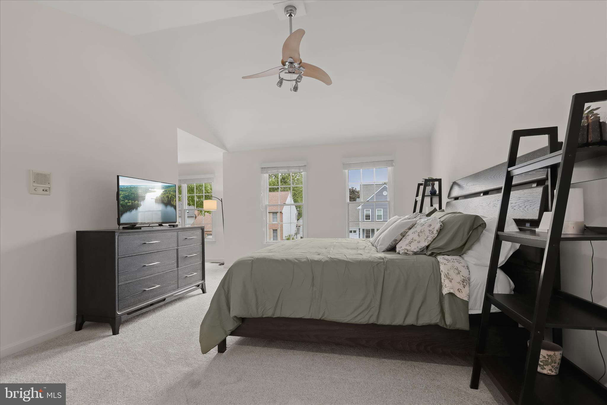 RIVERS EDGE - Residential