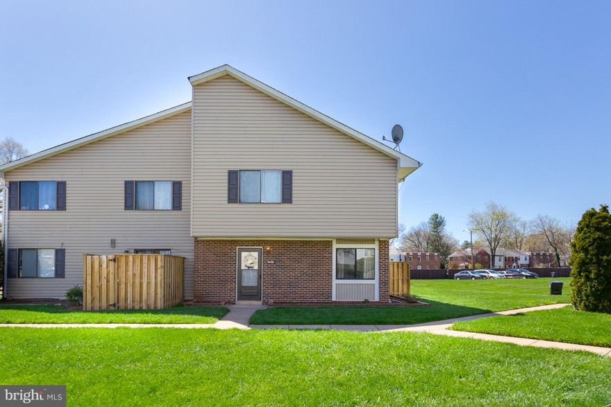 This beautiful condo has two floors and no neighbors above or below! 3bd/2.5ba, brand new paint throughout, carpet in the bedrooms, and new appliances. Gorgeous hardwoods throughout the main floor, stairs and upstairs hallway. Updated kitchen and bathrooms, private outdoor patio, great open floor plan & tons of storage! Plenty of parking, brand new composite fence around complex, don't miss this!