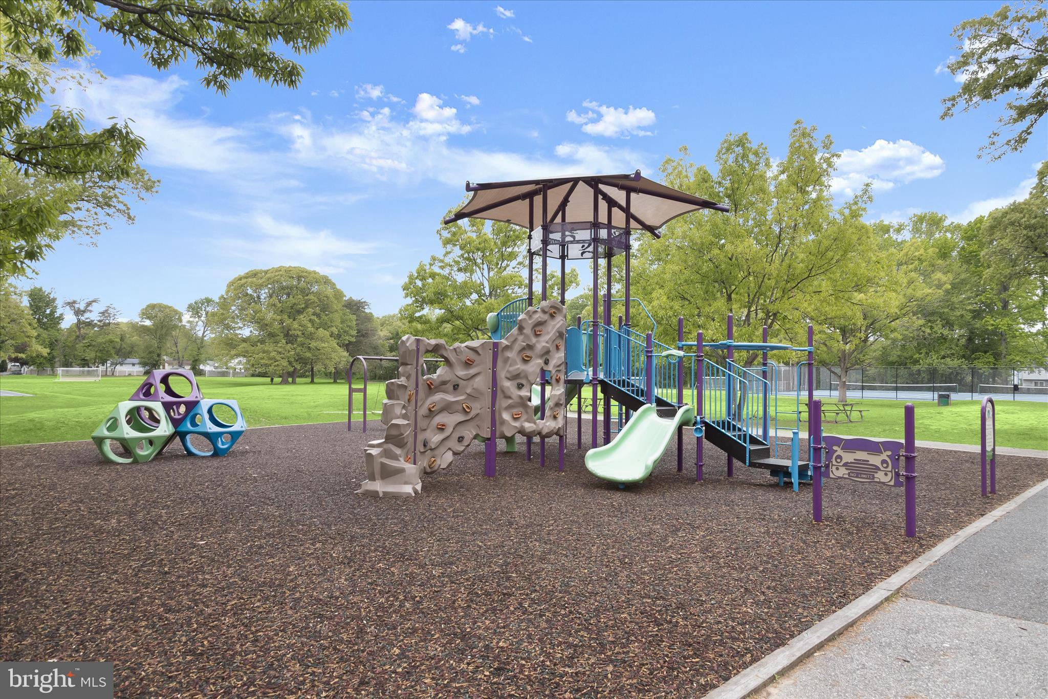 MAGOTHY ESTATES - Residential