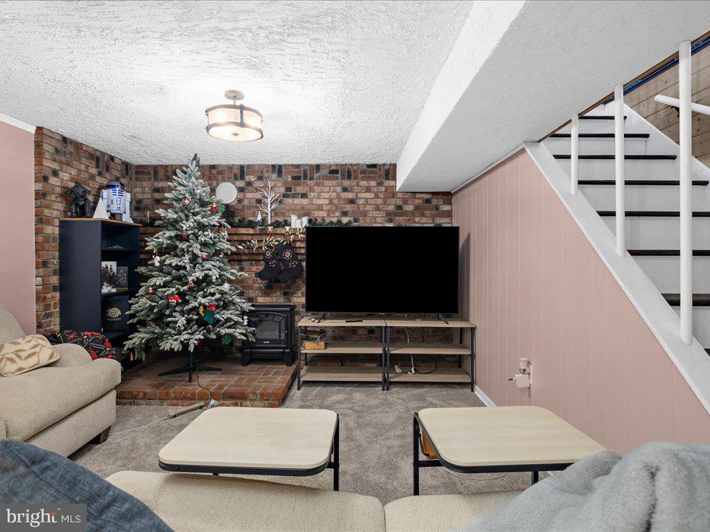 VALLEYWOOD - Residential