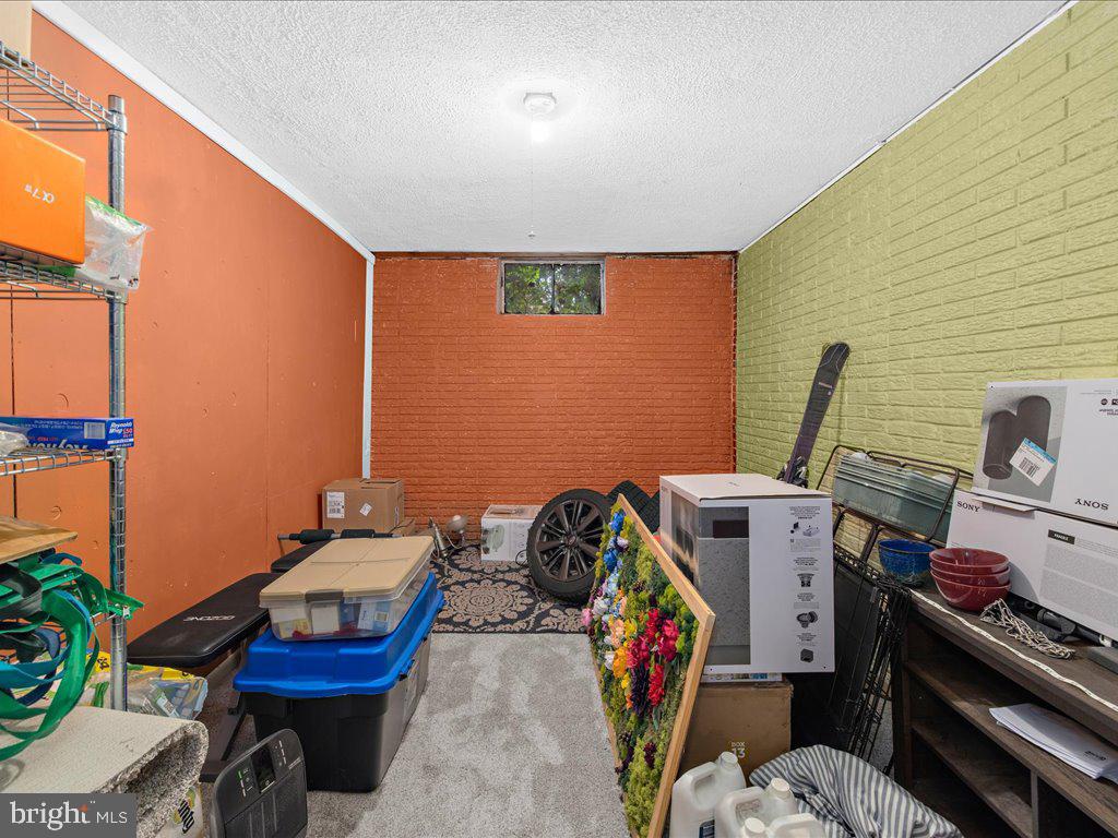 VALLEYWOOD - Residential