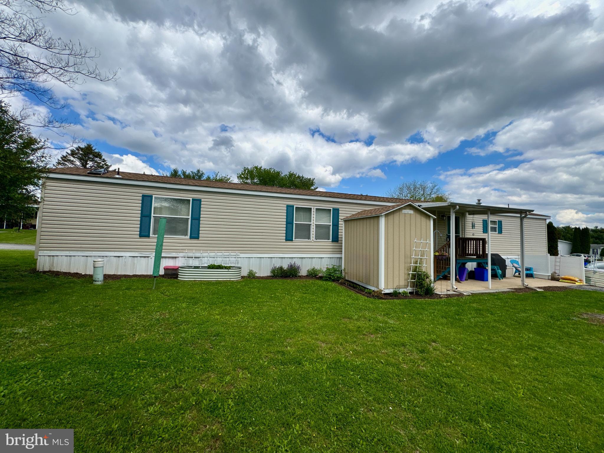 MEADOWVIEW ESTATES - Residential
