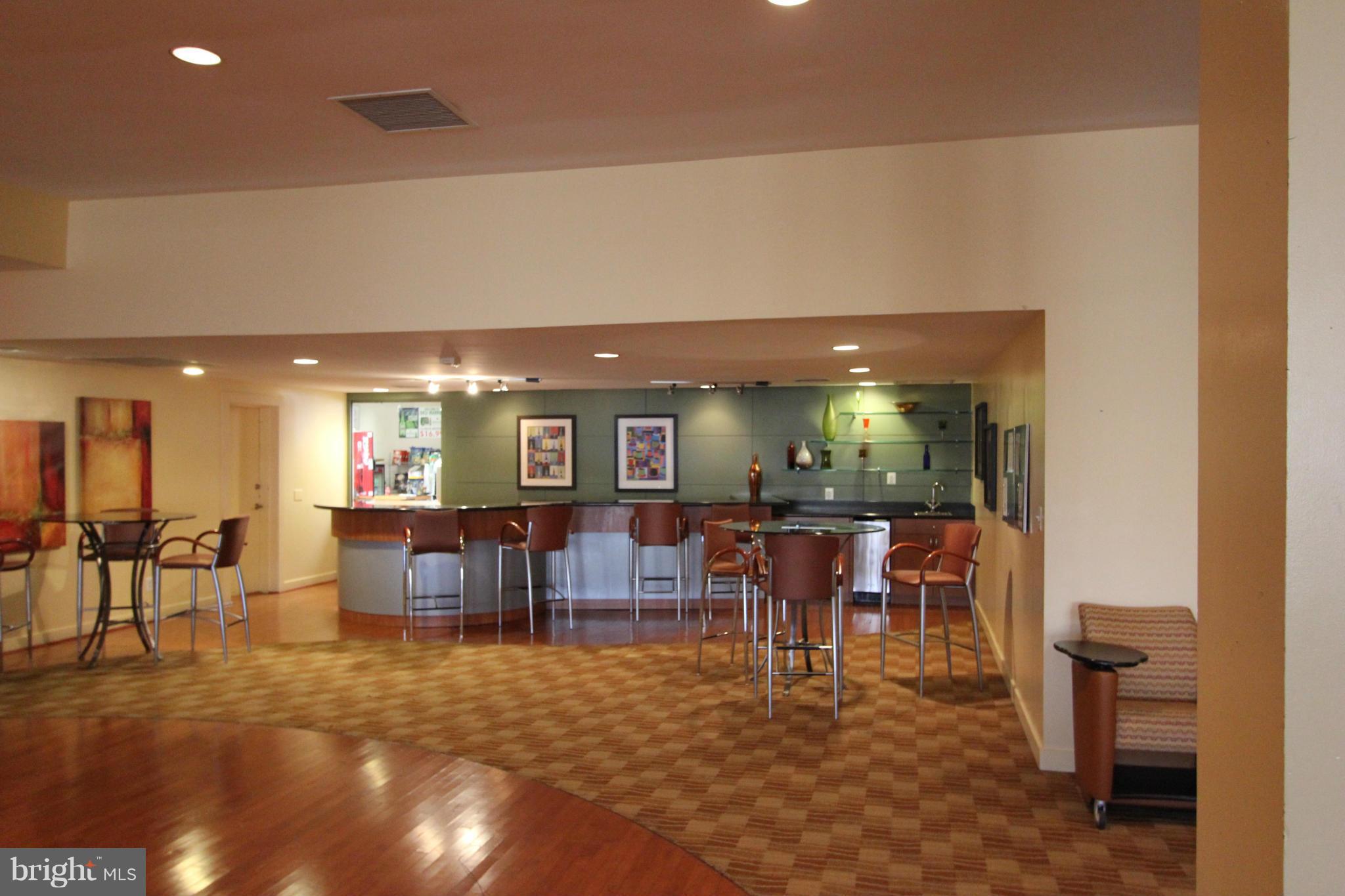 TWENTY-ONE - Residential