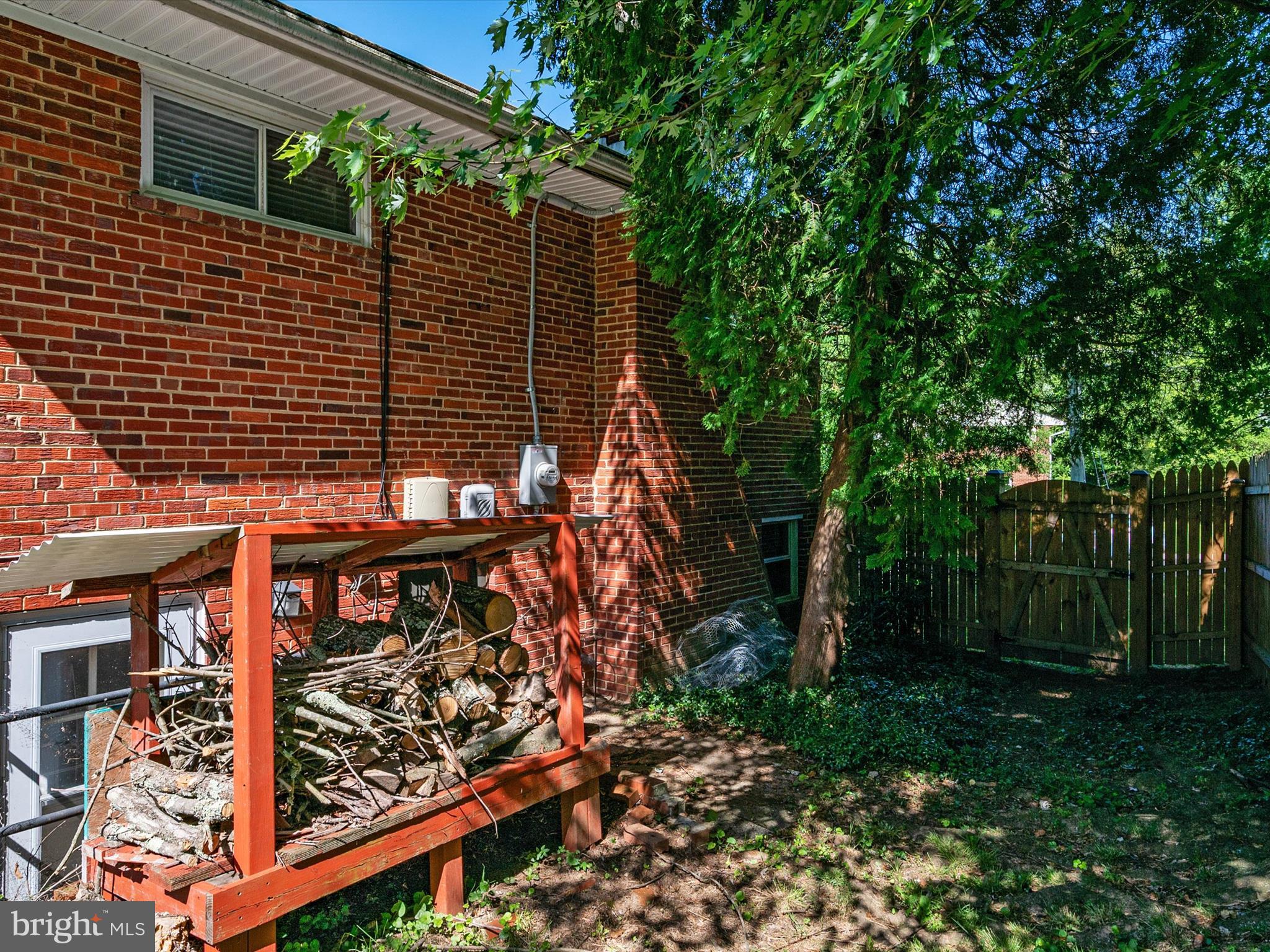 BURNT MILLS MANOR - Residential