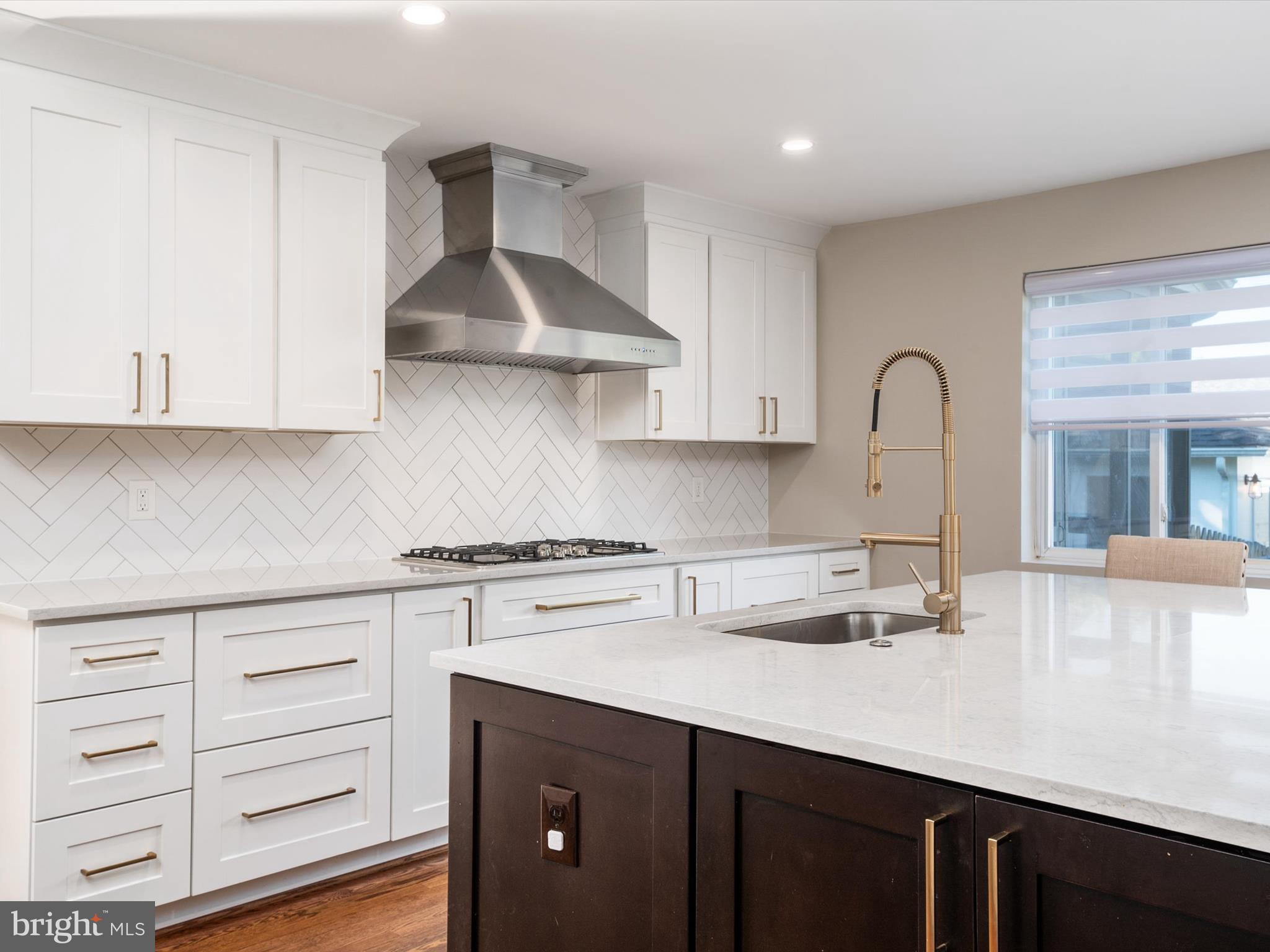 BURNT MILLS MANOR - Residential