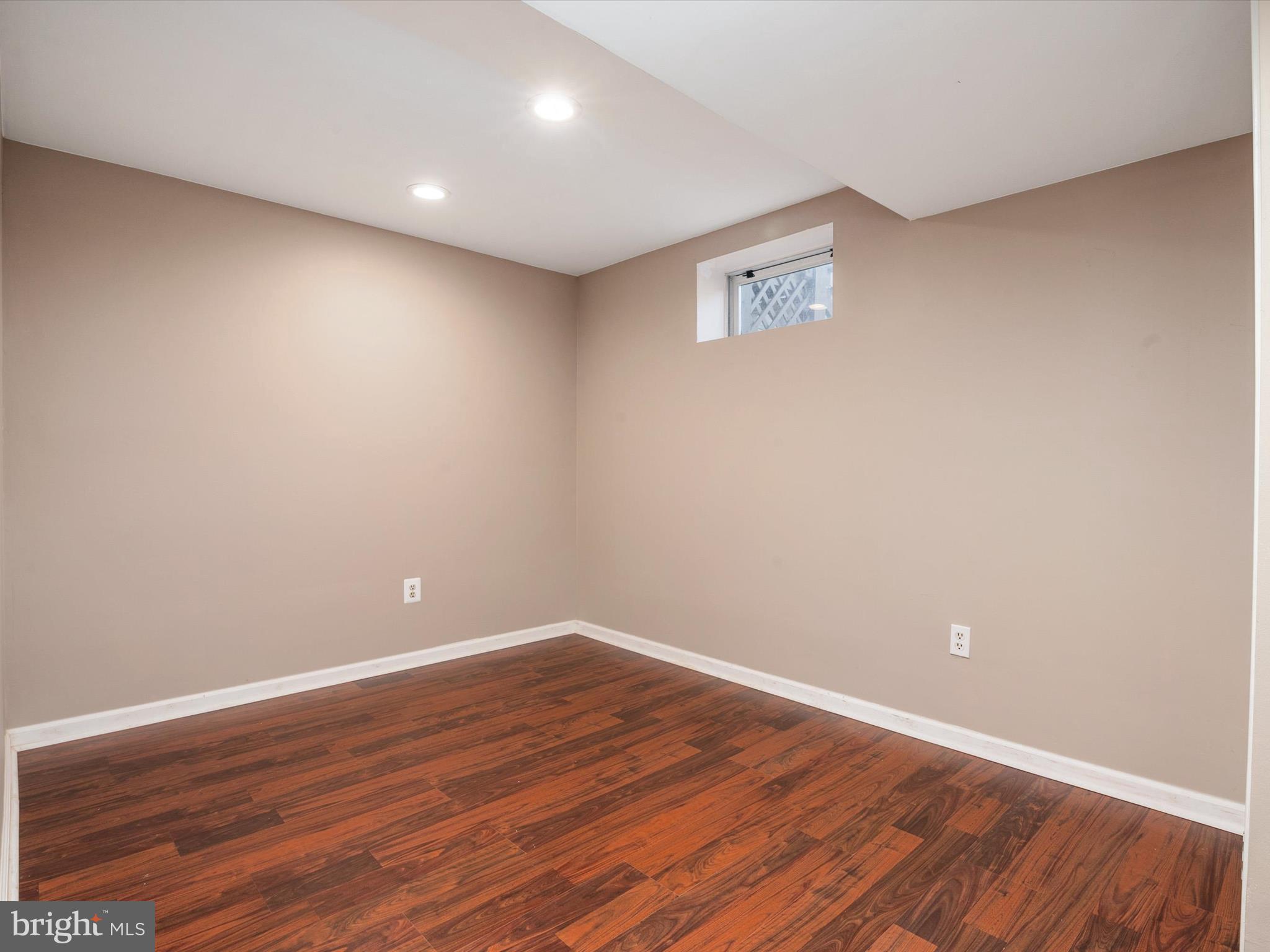 BURNT MILLS MANOR - Residential