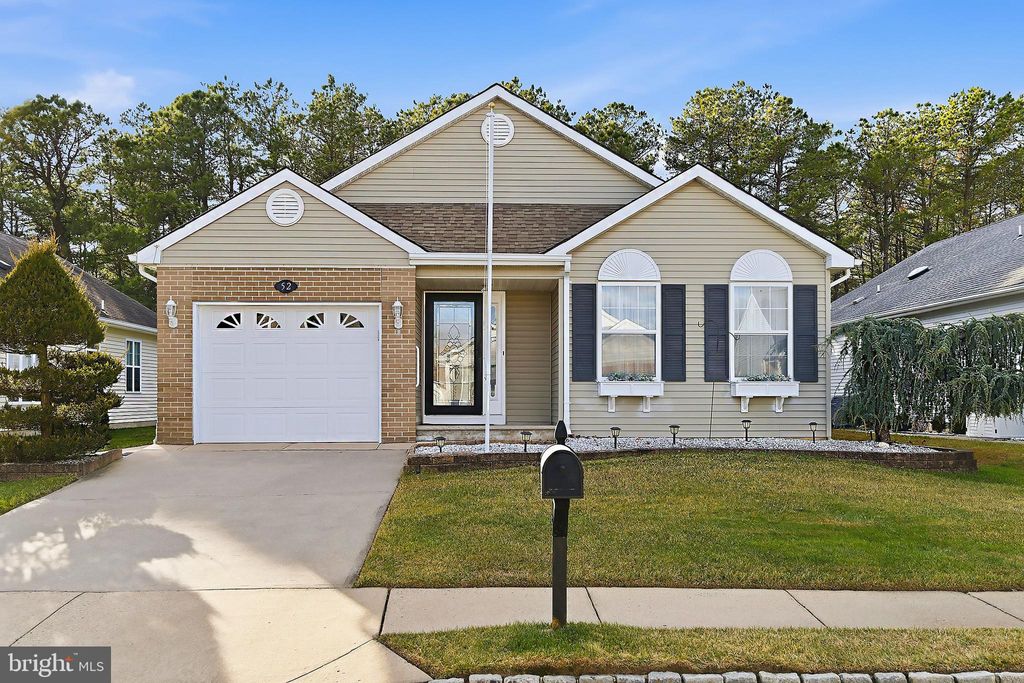 Photo of 52 Canterbury Lane, TOMS RIVER, NJ 08757 (MLS # NJOC2038984)