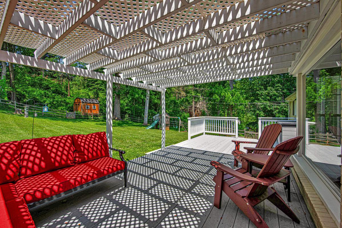 HAMPTON GARDENS - Residential