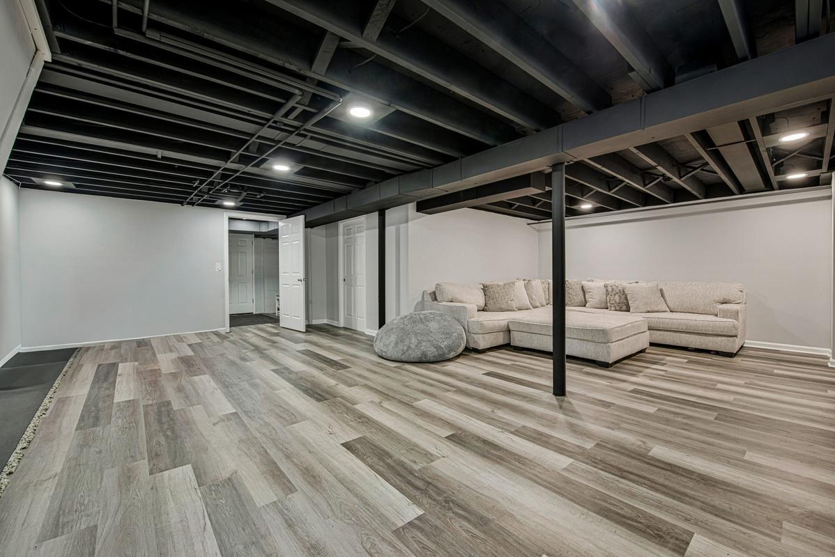 HAMPTON GARDENS - Residential