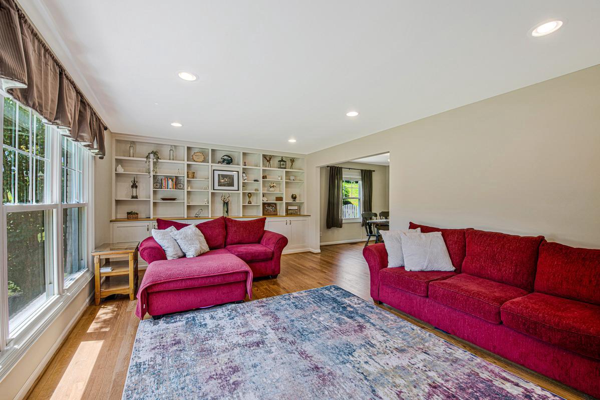 HAMPTON GARDENS - Residential