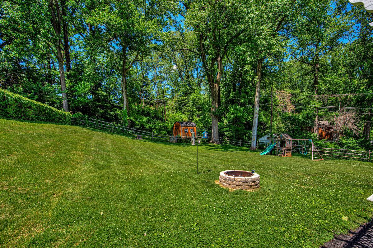 HAMPTON GARDENS - Residential