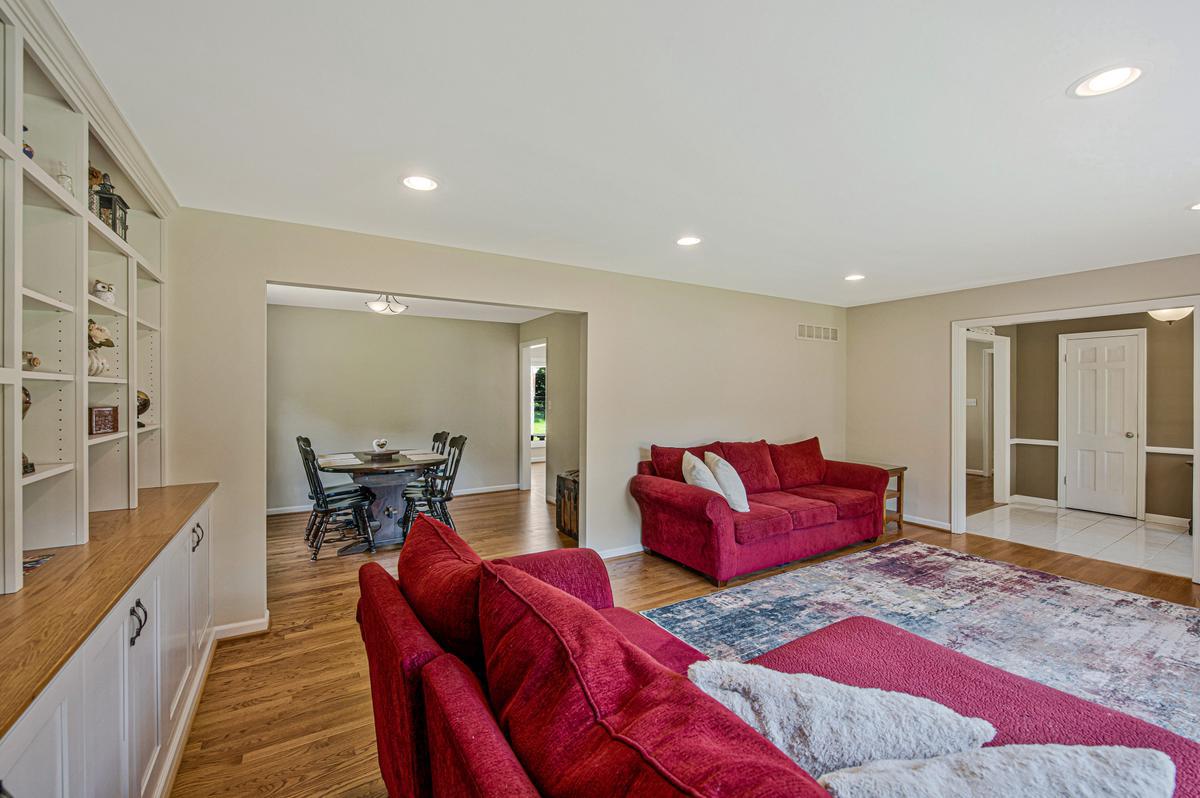 HAMPTON GARDENS - Residential