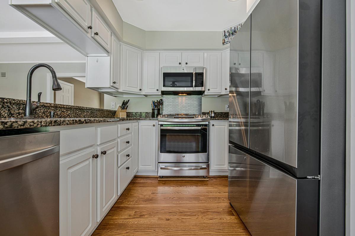 HAMPTON GARDENS - Residential