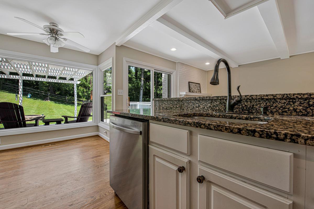 HAMPTON GARDENS - Residential