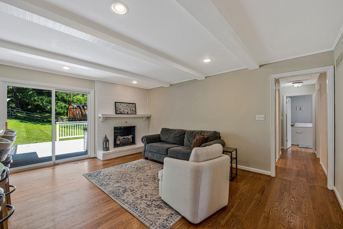 HAMPTON GARDENS - Residential