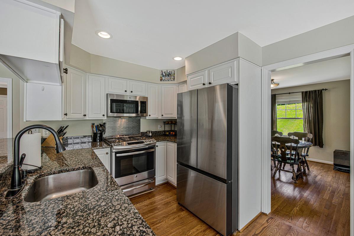 HAMPTON GARDENS - Residential